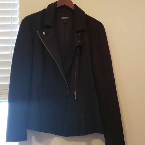 torrid Jackets & Blazers - Torrid black jacket/blazer with zipper